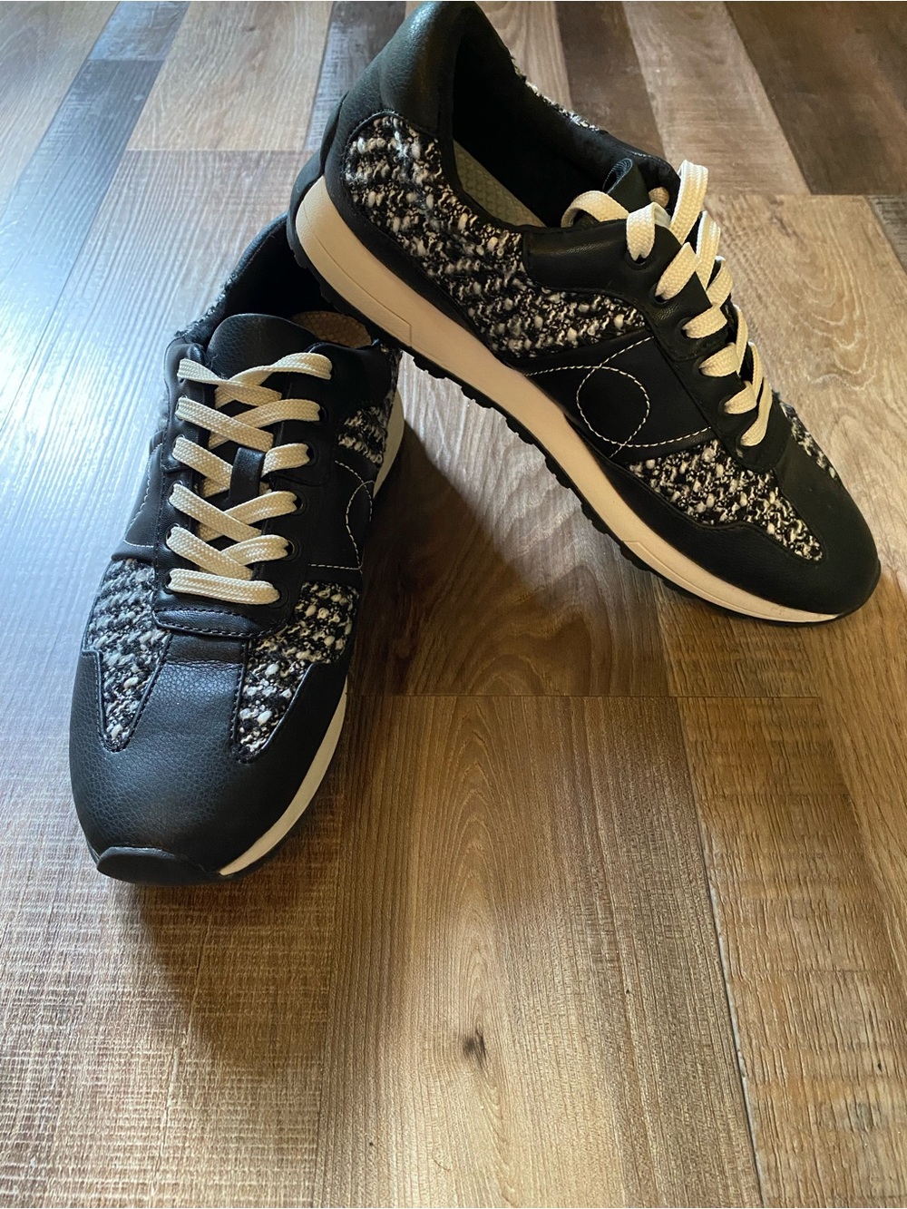 BareTraps Black and Cream Tweed-Detail Women's Sneakers